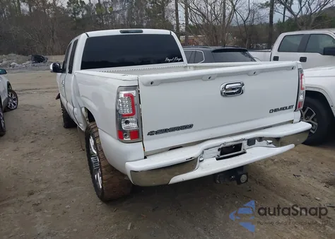 2005 Chevrolet Silverado 1500 Z71 z USA, uszkodzony, nr VIN 1GCEK19Z95Z148447